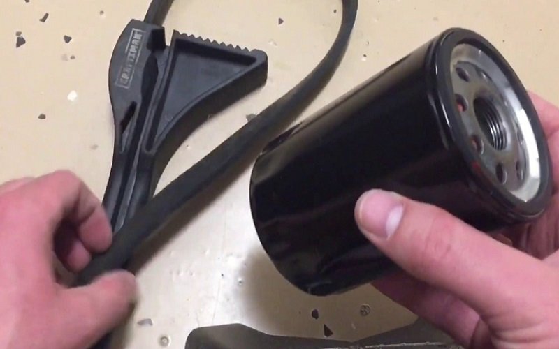 How to Use Oil Filter Wrench