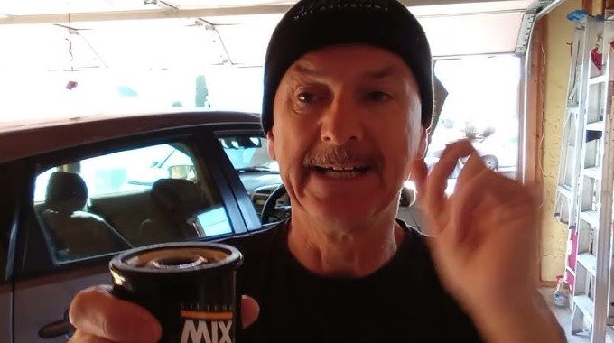 Should I Put Oil in My Oil Filter Before Installing